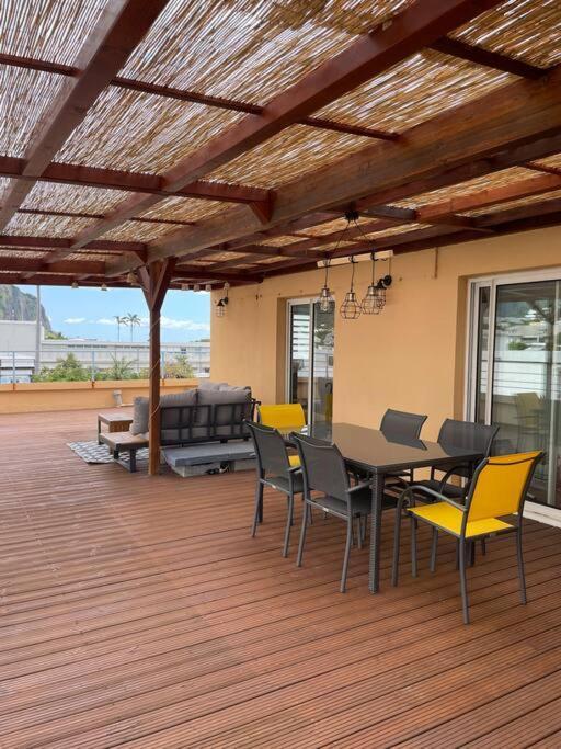 Rare ! Spacieux T3 En Roof-Top Au Barachois - 2 Ch Climatisees - 6 Couchages - Proche Aeroport แซงต์-เดอนี ภายนอก รูปภาพ